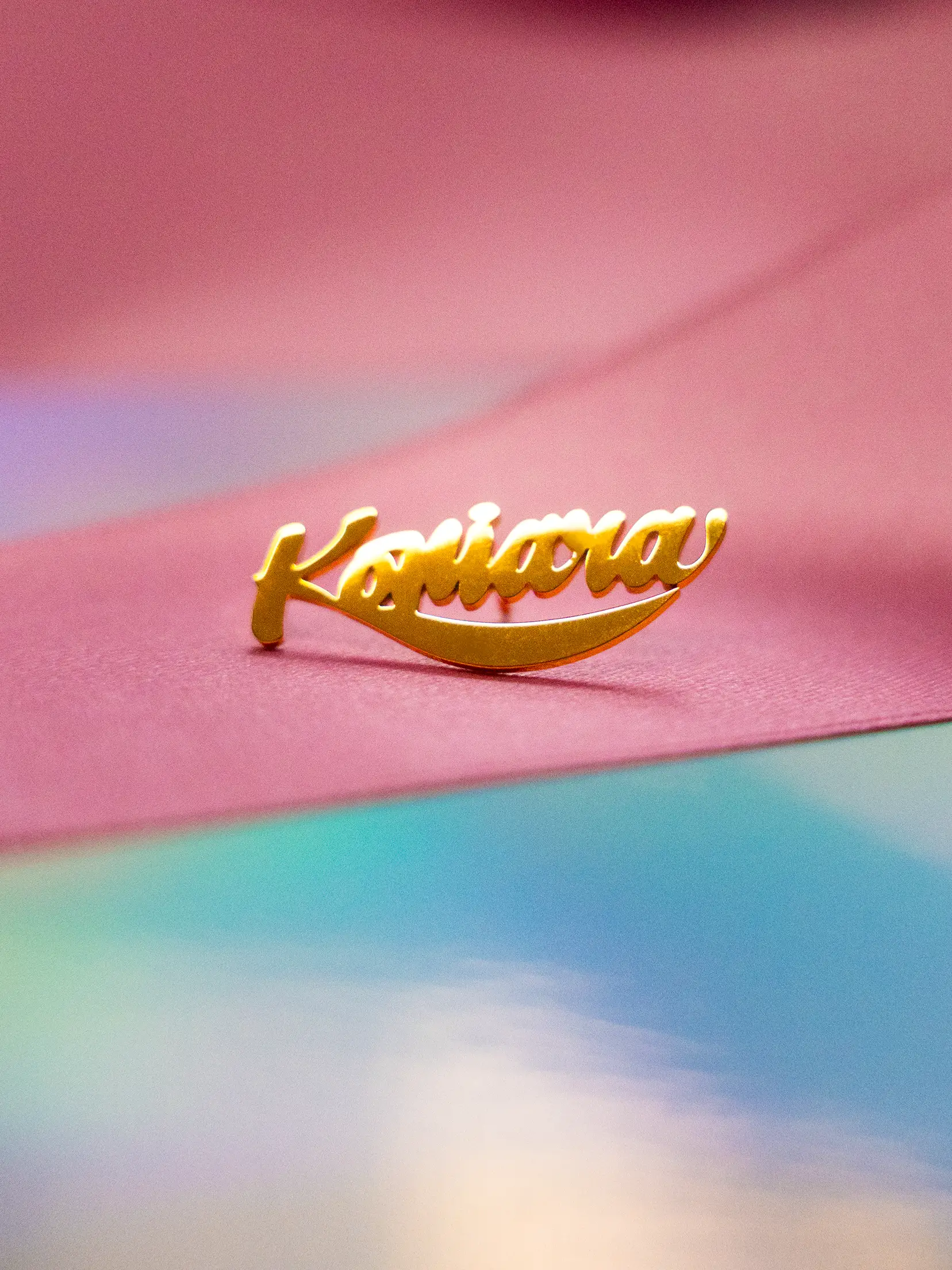 Pin Koniara